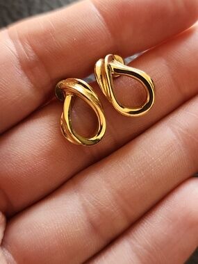 VTG Gold Teardrop Loop Stud Earrings - Classic Women's Jewelry